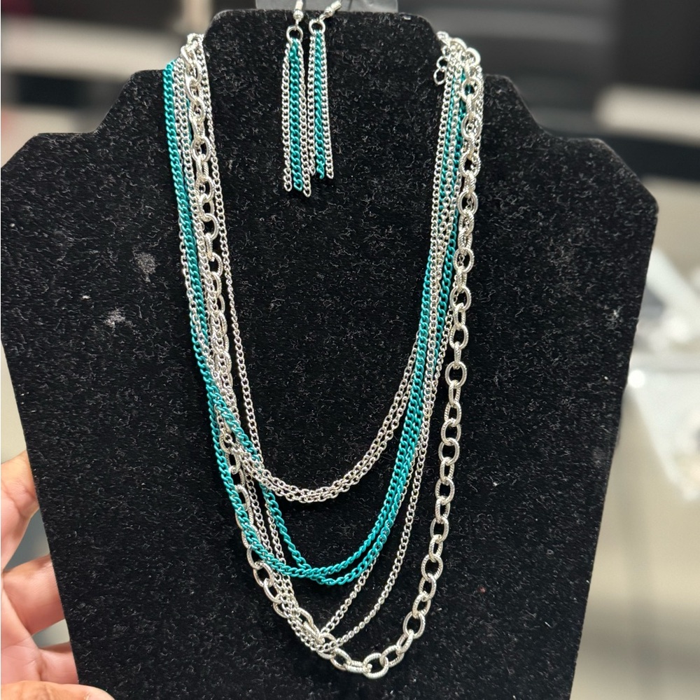 Elegant Silver and Teal Layered Necklace Set